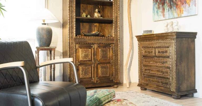 Möbel, Unikate und Massivholz-Kollektion