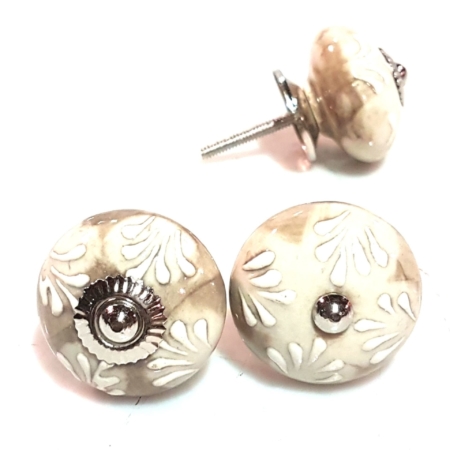 Möbelknopf weiß-beige mit floralem Ornament