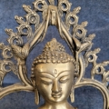 Messingfigur Shakyamuni Buddha mit Aura auf Lotusblüte