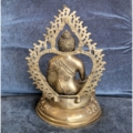 Messingfigur Shakyamuni Buddha mit Aura auf Lotusblüte